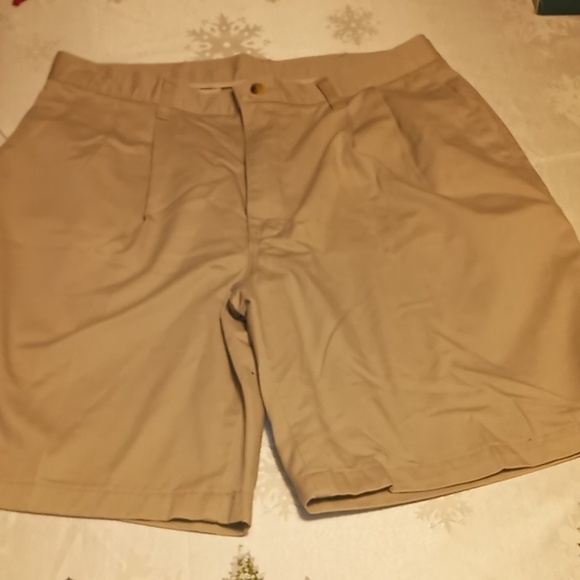 Timber Creek by Wrangler 4 pocket Mens beige shorts - Picture 1 of 3